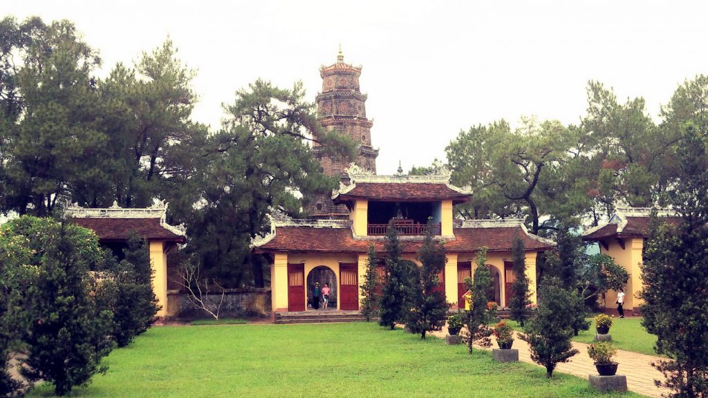 H04-khanhlinh-Thien-Mu-Pagoda--1024x576