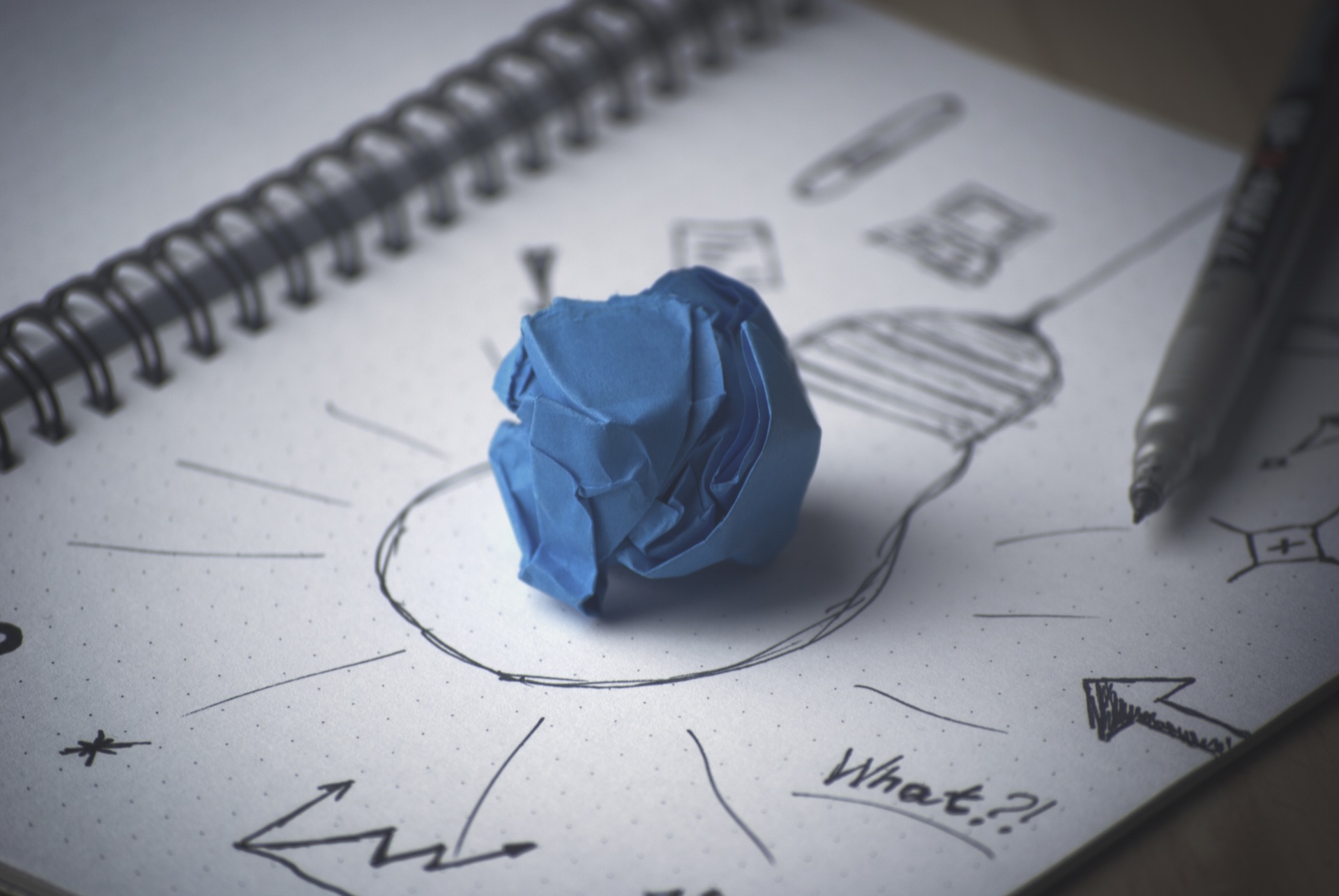 pen-idea-bulb-paper-1