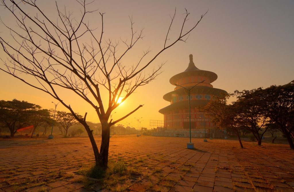 H02-The-Chinese-Temple-By-Yoki-1024x670