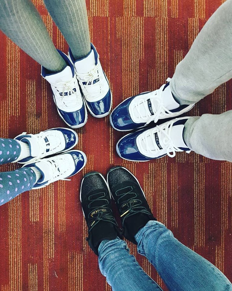tong-Sneakers